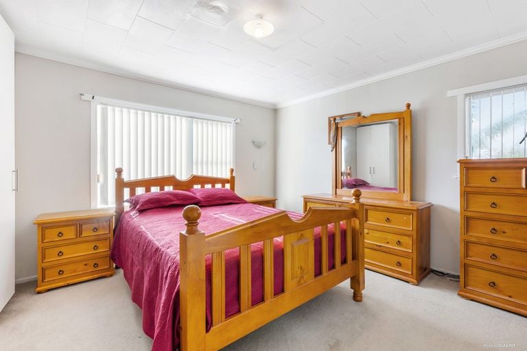 Photo of property in 71 Russell Road, Manurewa, Auckland, 2102