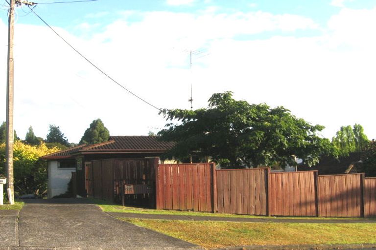 Photo of property in 1/24 Moore Street, Hillcrest, Auckland, 0627
