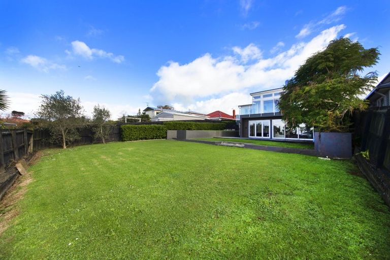 Photo of property in 151 Birkenhead Avenue, Birkenhead, Auckland, 0626