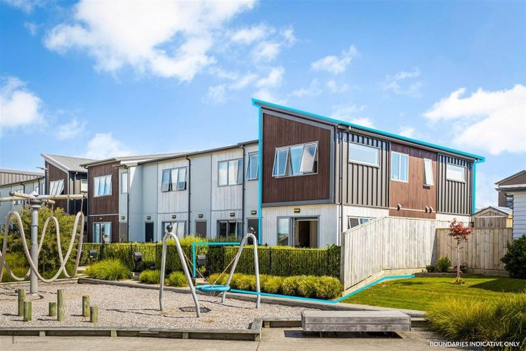 Photo of property in 15 Pakoro Close, Hobsonville, Auckland, 0618