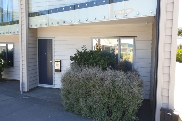 Photo of property in 19u3 Collins Avenue, Tawa, Wellington, 5028