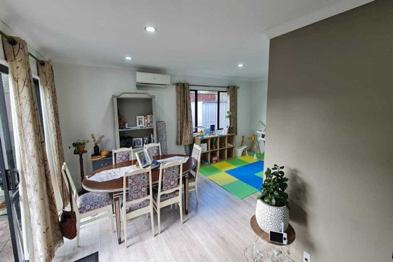 Photo of property in 6 Thornbury Crescent, East Tamaki Heights, Auckland, 2016