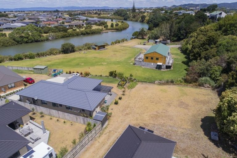 Photo of property in 10 Waimanu Place, Ruakaka, 0116