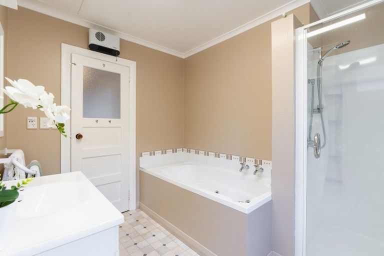 Photo of property in 22 Wharfdale Street, Macandrew Bay, Dunedin, 9014