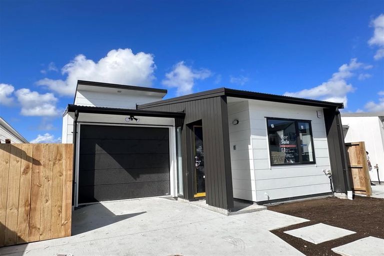 Photo of property in 40 John Gray Street, Papakura, 2110