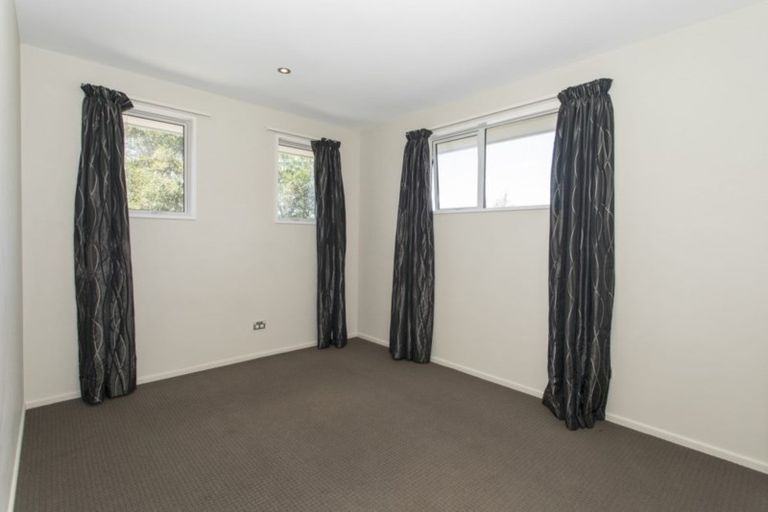 Photo of property in 32 Hunter Crescent, Wanaka, 9305