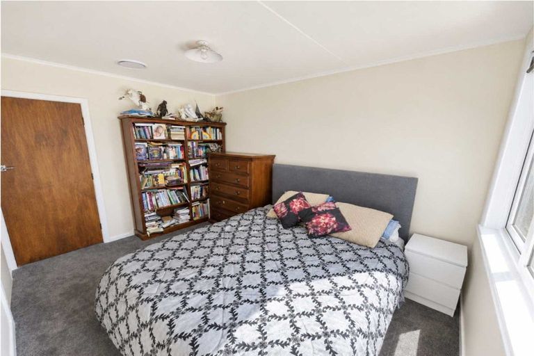 Photo of property in 73 Valley Road, Paraparaumu, 5032