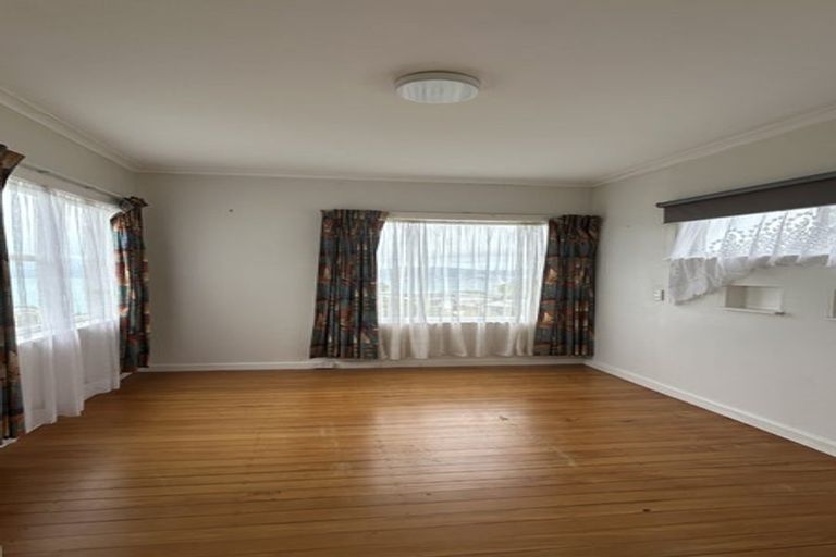 Photo of property in 11 Waru Street, Khandallah, Wellington, 6035