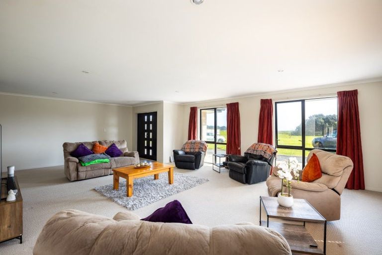Photo of property in 25c Dolphin Parade, Bell Block, New Plymouth, 4312