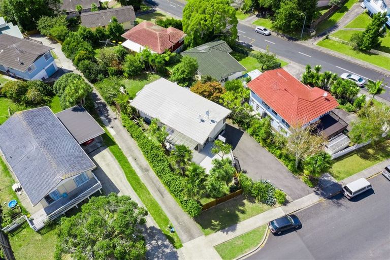 Photo of property in 64 Tamahere Drive, Glenfield, Auckland, 0629