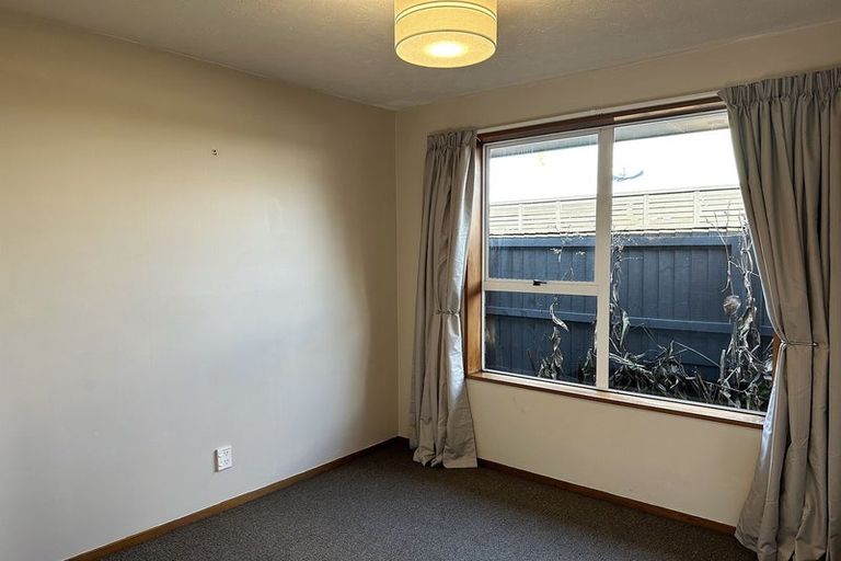 Photo of property in 1/5 Tuscany Place, Beckenham, Christchurch, 8023