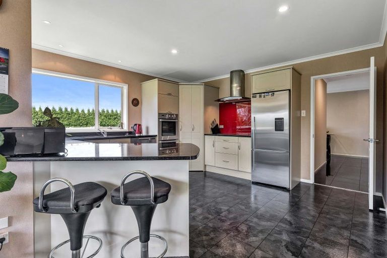 Photo of property in 550 Mountain Road, Lepperton, New Plymouth, 4373