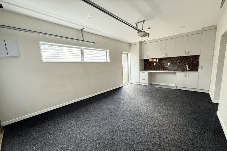 Photo of property in 4 Kearney Place, Massey, Auckland, 0614