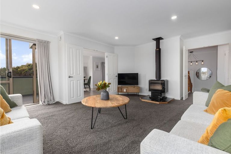 Photo of property in 42 Harry Shaw Way, Raumati South, Paraparaumu, 5032