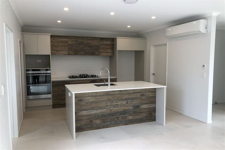 Photo of property in 82 Te Napi Drive, Takanini, 2112