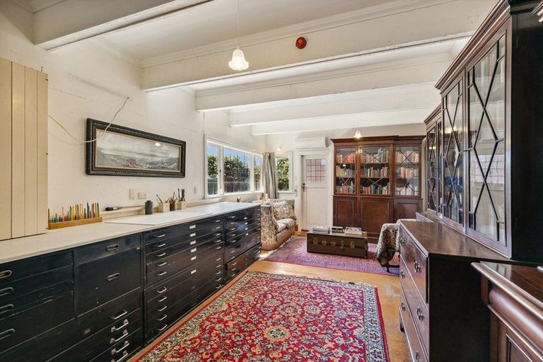 Photo of property in 1 Woodmancote Road, Khandallah, Wellington, 6035