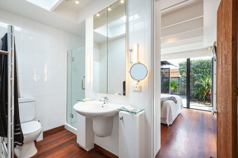 Photo of property in 32 The Southern Isle, Omaha, 0986