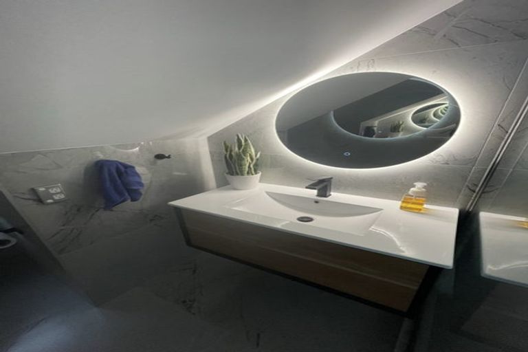 Photo of property in 4 Halyard Place, Te Atatu Peninsula, Auckland, 0610