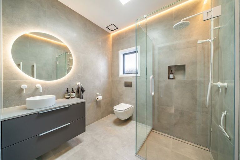 Photo of property in 16 Te Hoiere Street, Aotea, Porirua, 5024