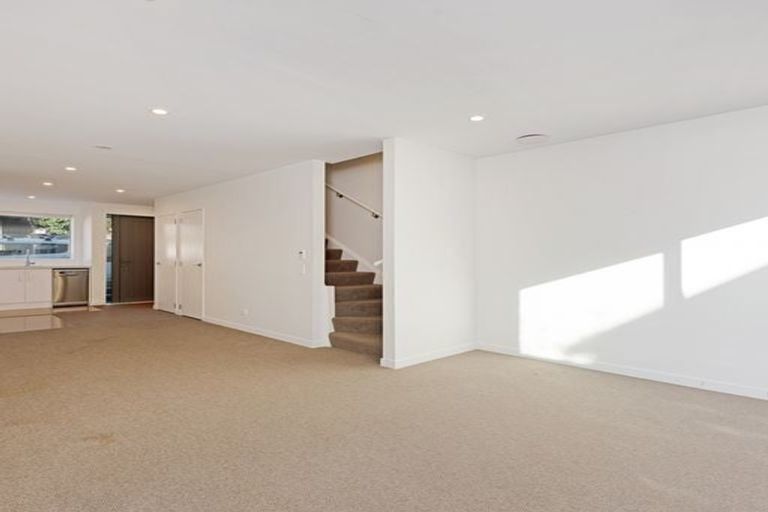 Photo of property in 24u3 Princess Terrace, Newtown, Wellington, 6021