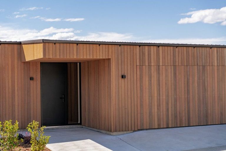 Photo of property in 44 Stackbrae Avenue, Wanaka, 9305