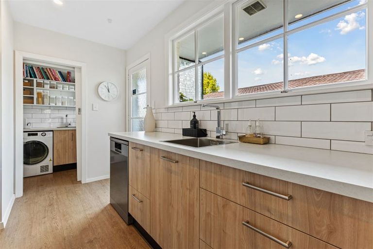Photo of property in 385 Withells Road, Avonhead, Christchurch, 8042