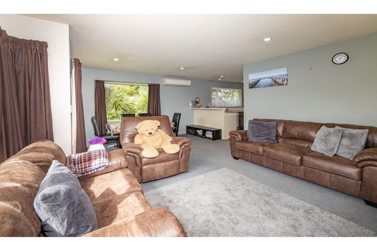 Photo of property in 142c Wainoni Road, Avondale, Christchurch, 8061
