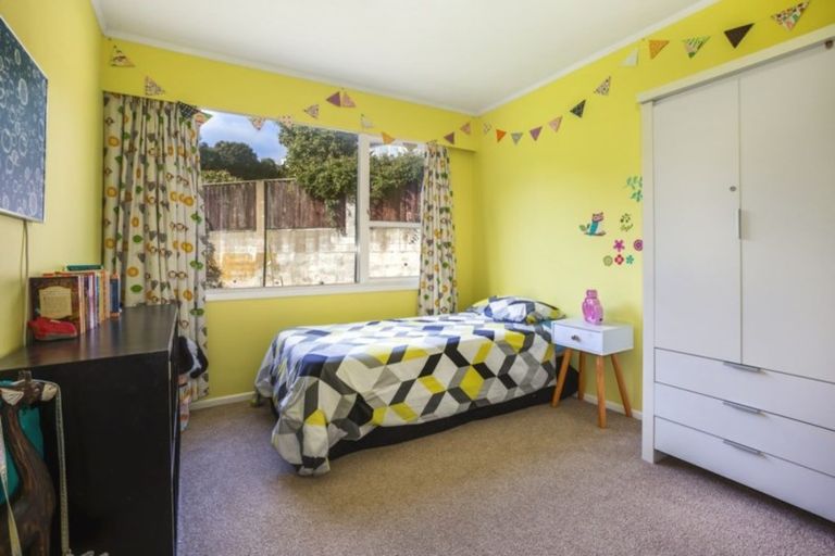 Photo of property in 9 Brora Crescent, Papakowhai, Porirua, 5024