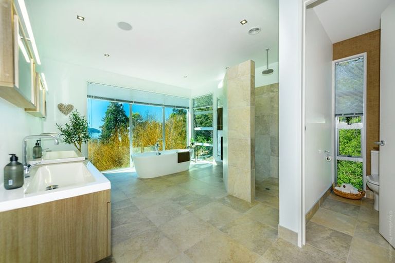 Photo of property in 115 Main Road, Governors Bay, Lyttelton, 8971