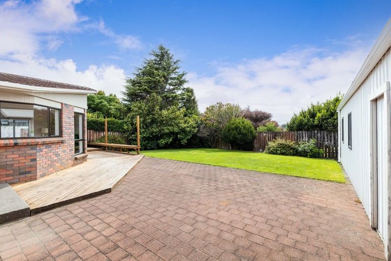 Photo of property in 42 Heta Road, Highlands Park, New Plymouth, 4312