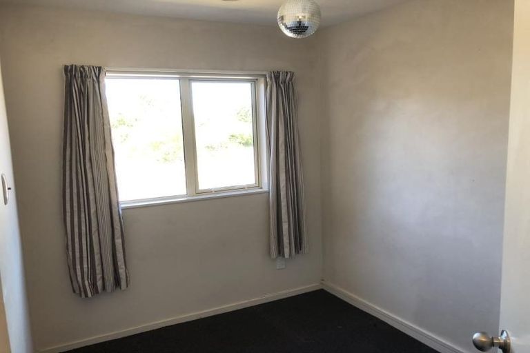 Photo of property in 8 Waldie Grove, Avalon, Lower Hutt, 5011
