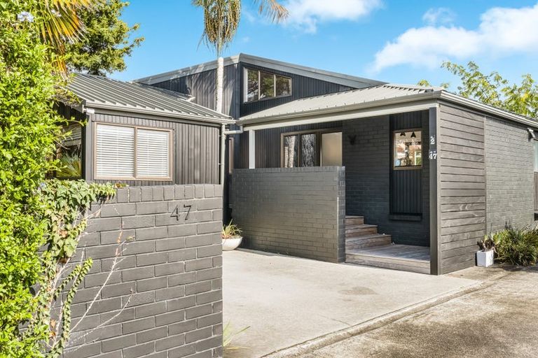 Photo of property in 2/47 Shakespeare Road, Milford, Auckland, 0620