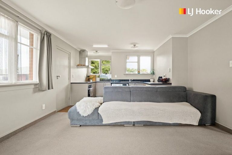 Photo of property in 73 Macandrew Road, South Dunedin, Dunedin, 9012