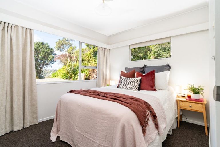 Photo of property in 11 Selkirk Way, Karori, Wellington, 6012