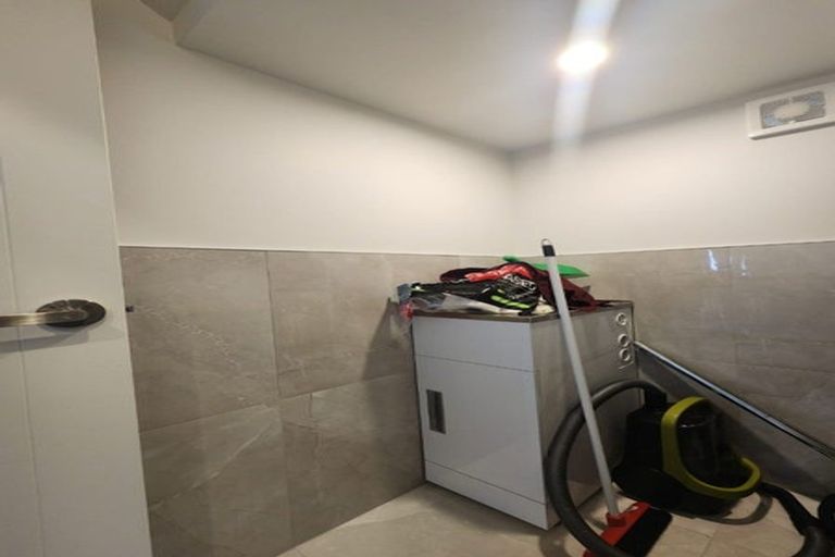 Photo of property in 1/15 Old Wairoa Road, Papakura, 2110