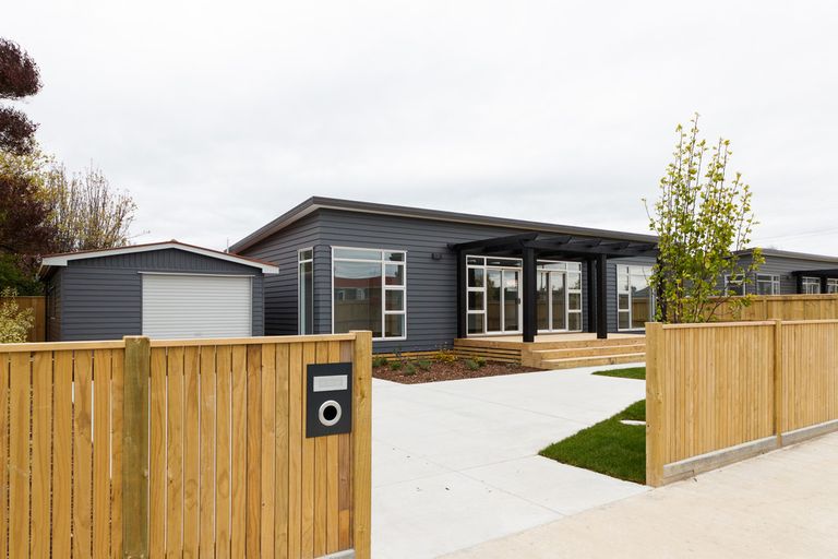 Photo of property in 4 Flint Street, Milson, Palmerston North, 4414