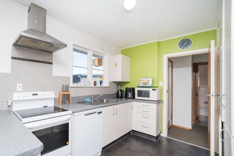 Photo of property in 32 Aberdeen Avenue, Takaro, Palmerston North, 4412