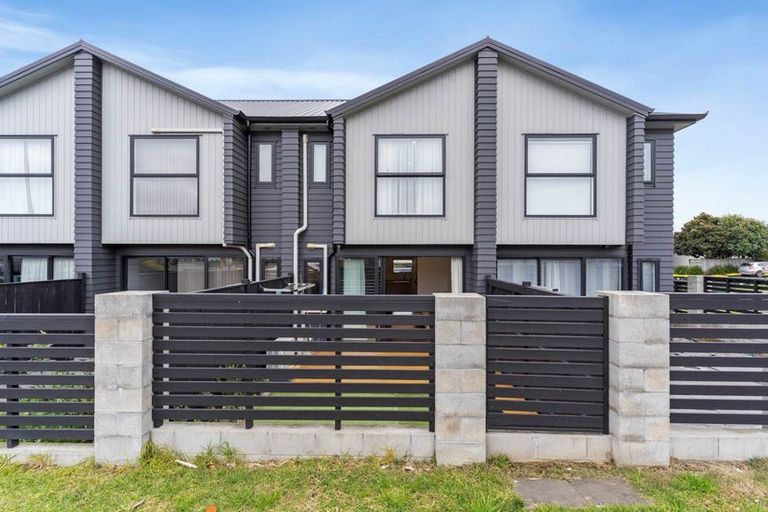 Photo of property in 2/55 Great South Road, Papakura, 2110