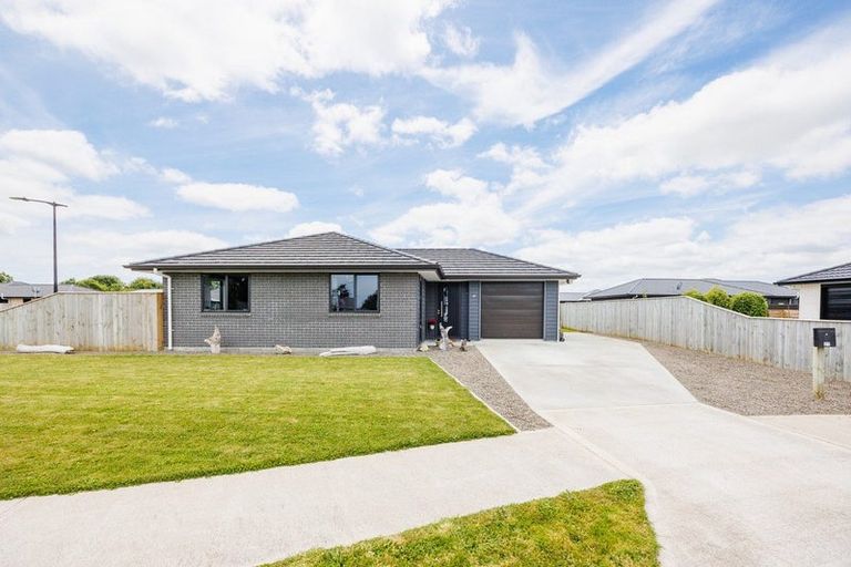 Photo of property in 27 Oldfield Lane, Marton, 4710