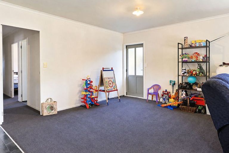 Photo of property in 6 Corsair Place, Melville, Hamilton, 3206