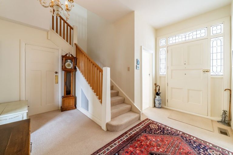Photo of property in 19 Selwyn Terrace, Thorndon, Wellington, 6011
