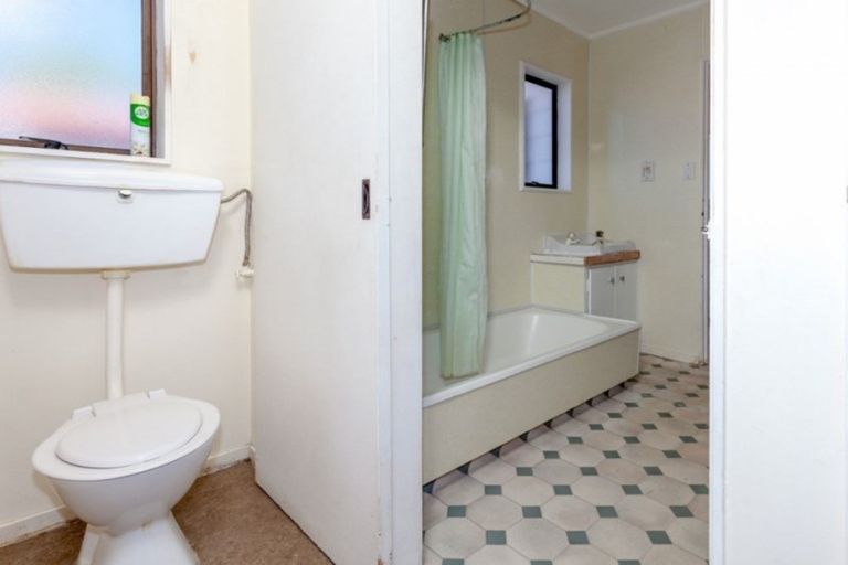 Photo of property in 122a Mayfair Avenue, Whangamata, 3620