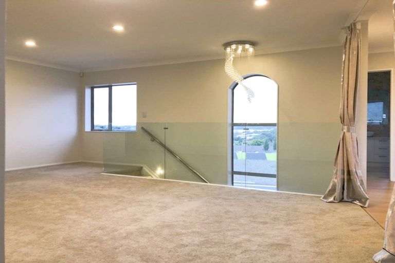 Photo of property in 116c Royal Road, Massey, Auckland, 0614
