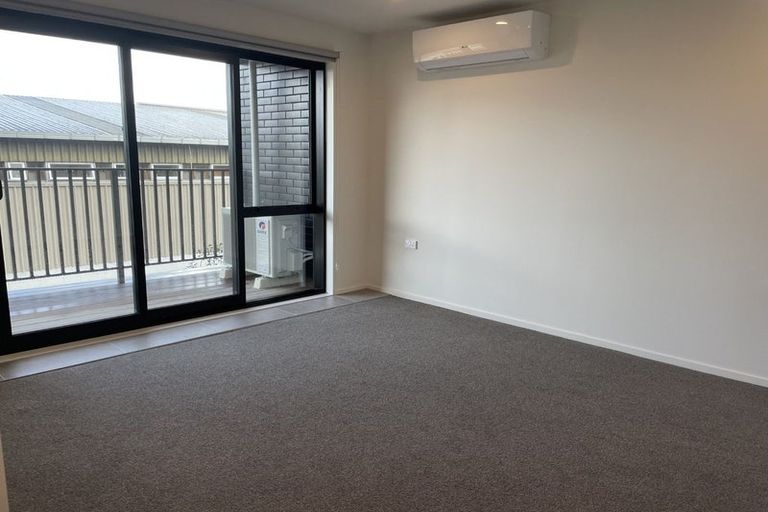 Photo of property in 104/28c Eileen Newey Place, Henderson, Auckland, 0612