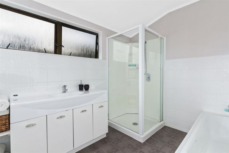 Photo of property in 13 James Cook Drive, Whitby, Porirua, 5024