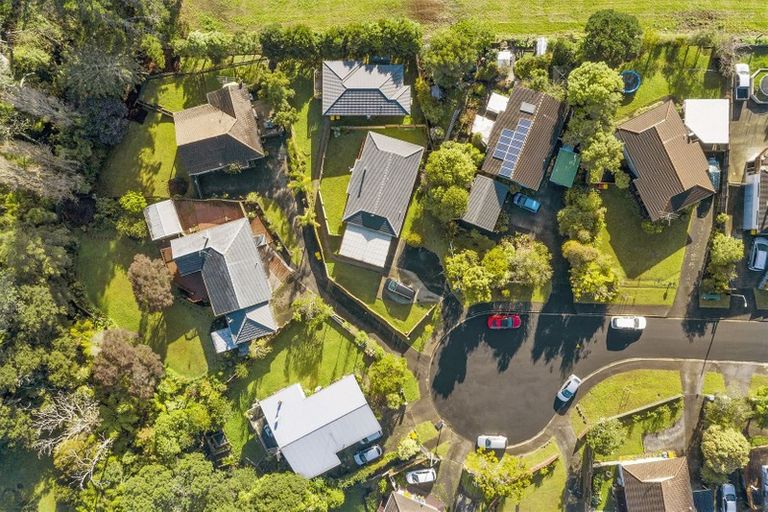 Photo of property in 13 Glenbury Place, Massey, Auckland, 0614