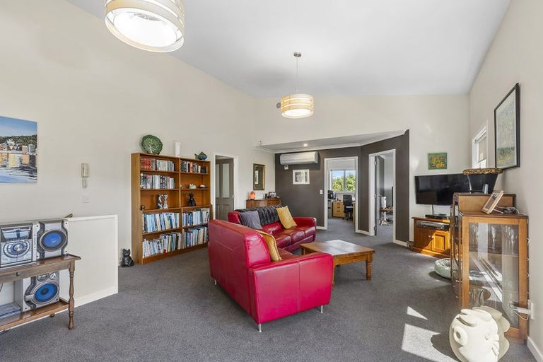 Photo of property in 7 Montserrat Place, Grenada Village, Wellington, 6037