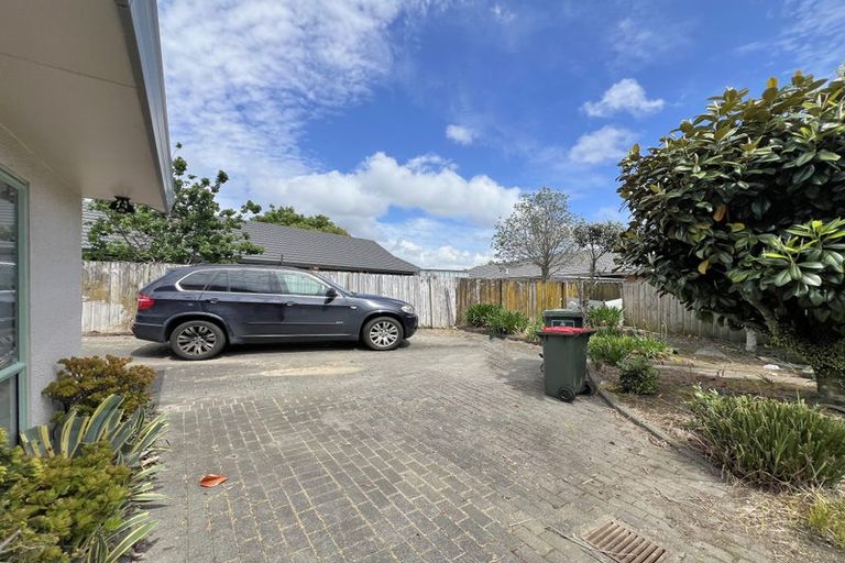 Photo of property in 6 Waylen Place, Burswood, Auckland, 2013