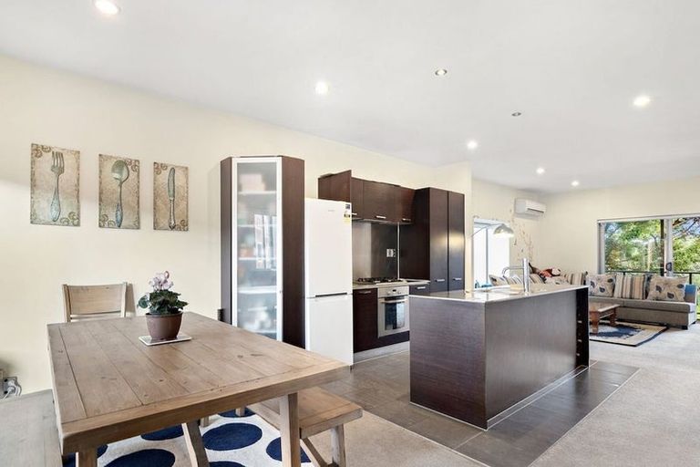 Photo of property in 76c Edmonton Road, Henderson, Auckland, 0612