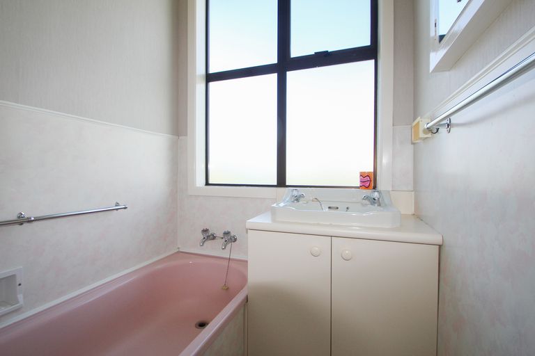 Photo of property in 20 Perth Street, South Hill, Oamaru, 9400
